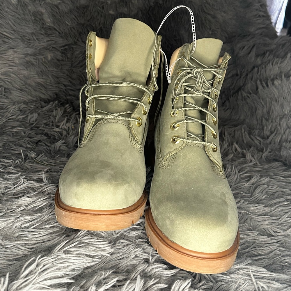 Green Timberlands with gum soles.